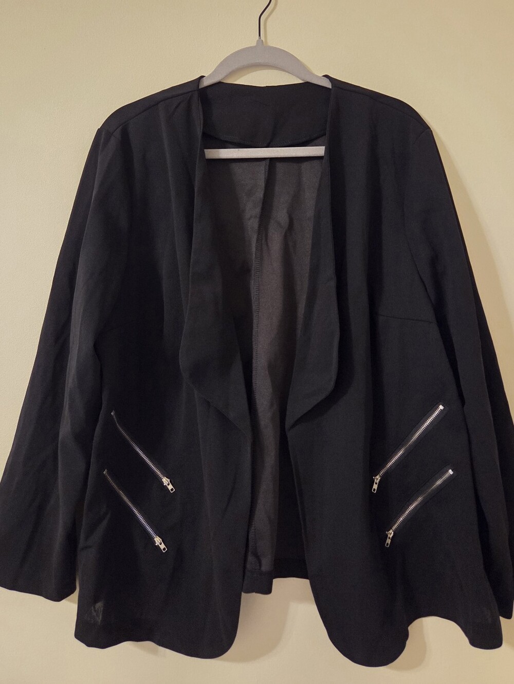 SHEIN Black Open Front Blazer with Faux Zipper Pockets